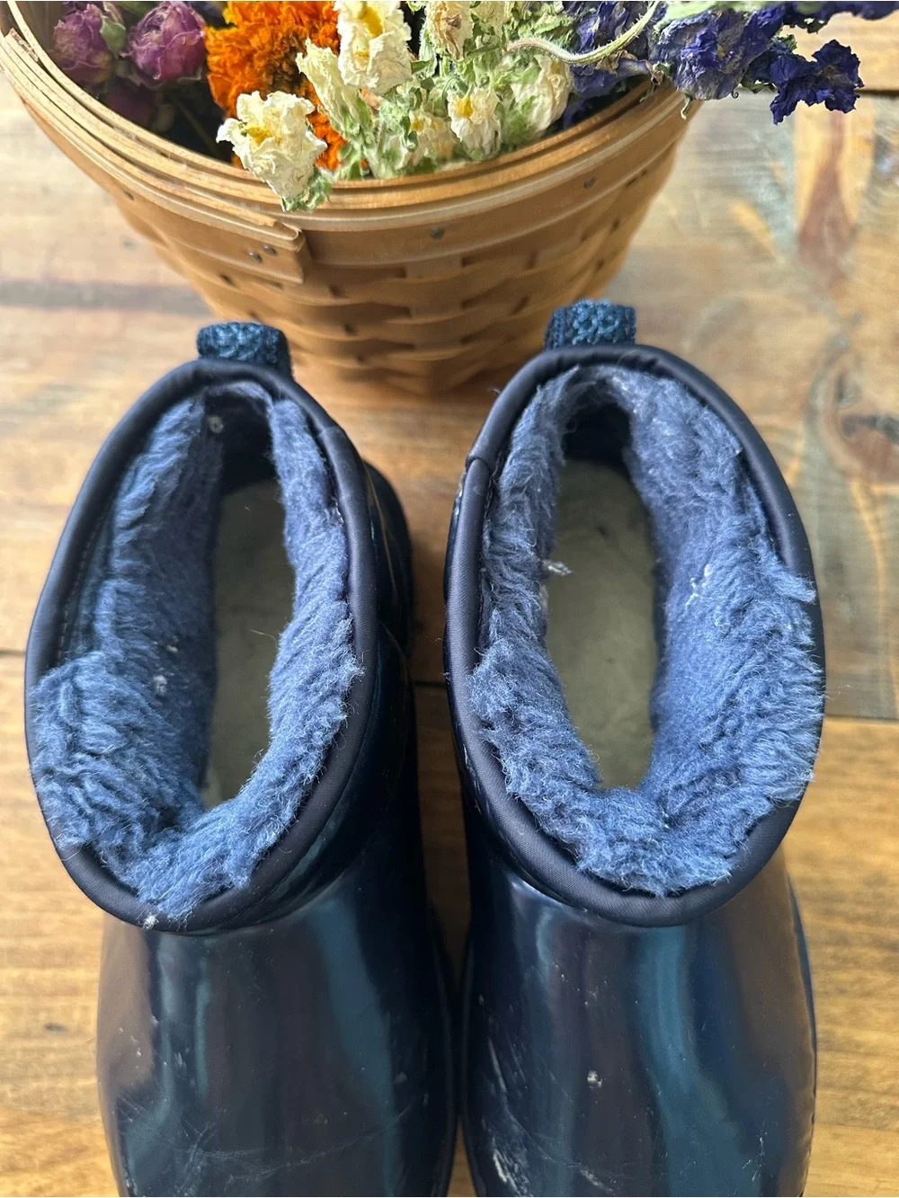 UGG Navy Platform Mini Size 8